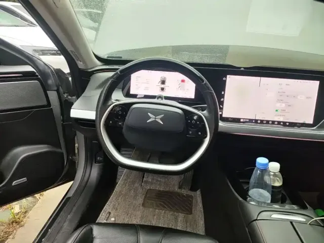 Xpeng P7 — Фото автомобиля 10