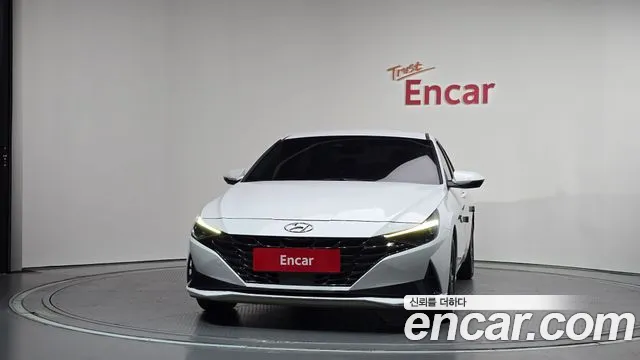 Hyundai Avante CN7 — Фото автомобиля 3