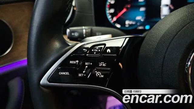Mercedes-Benz E-Class — Фото автомобиля 24