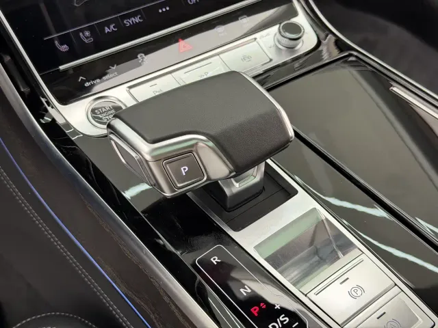 Audi A8 — Фото автомобиля 19