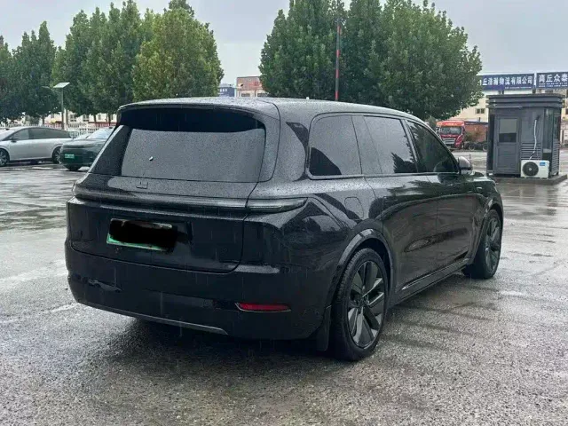 Li Auto L9 — Фото автомобиля 10