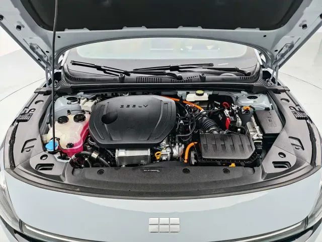 Geely Galaxy L6 — Фото автомобиля 23