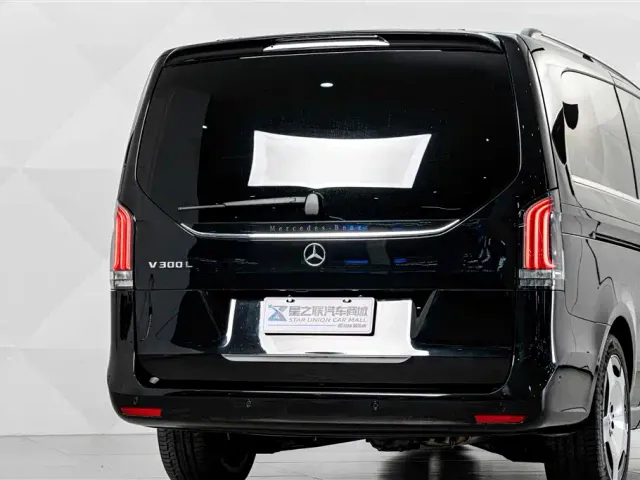 Mercedes-Benz V-Class — Фото автомобиля 7