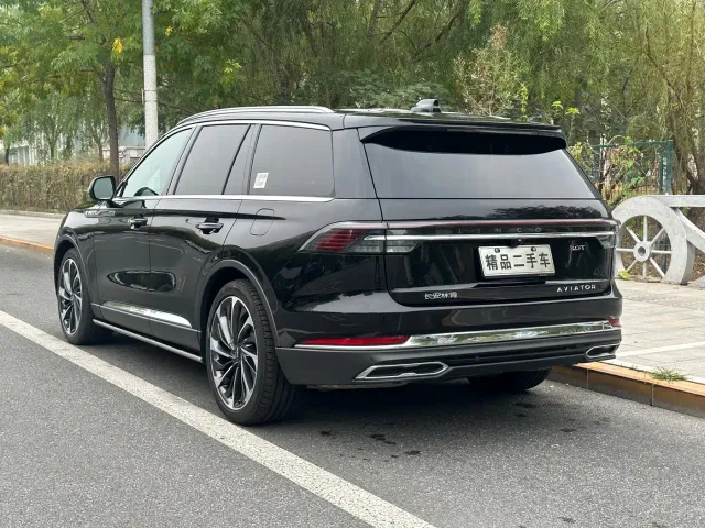Lincoln Aviator — Фото автомобиля 5