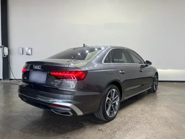 Audi A4L — Фото автомобиля 12