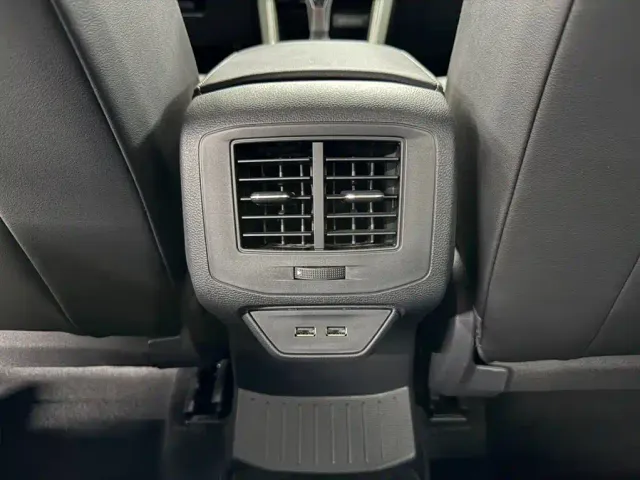 Volkswagen T-Roc — Фото автомобиля 19