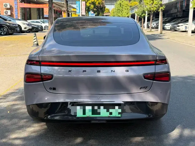 Xpeng P7 — Фото автомобиля 8