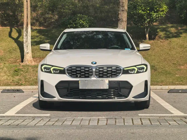 BMW 3 Series — Фото автомобиля 2