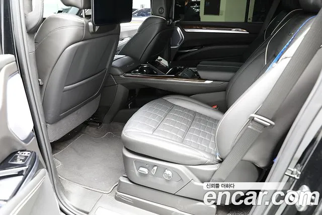 Cadillac Escalade 5th Gen — Фото автомобиля 6