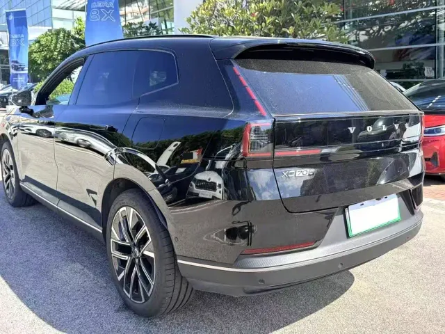 Volvo XC70 Plug-in Hybrid — Фото автомобиля 9