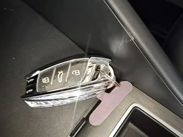 Roewe i5 — Фото автомобиля 16
