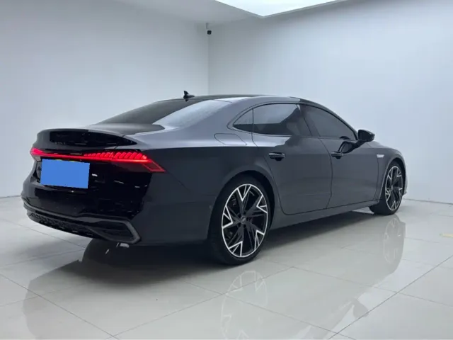 Audi A7L — Фото автомобиля 12
