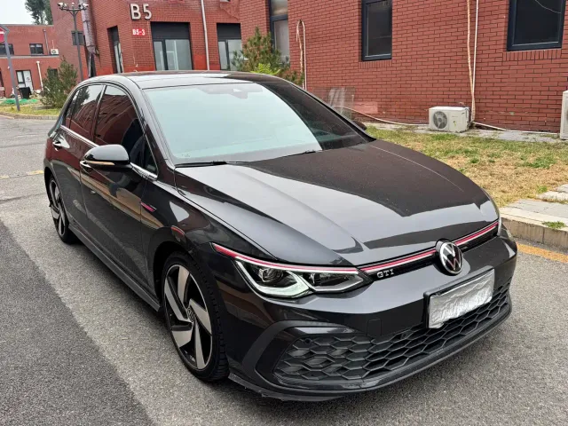 Volkswagen Golf GTI — Фото автомобиля 3