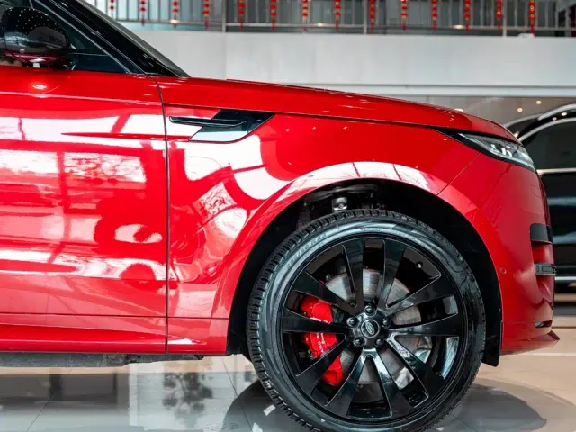 Land Rover Range Rover Sport — Фото автомобиля 5