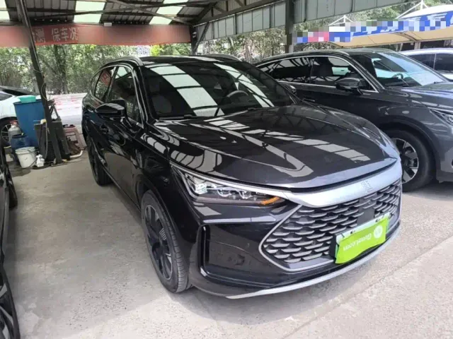 BYD Tang — Фото автомобиля 3