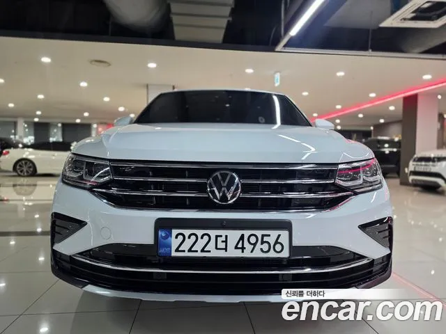 Фотография автомобиля — Volkswagen Tiguan