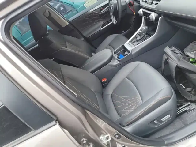 Toyota RAV4 — Фото автомобиля 24