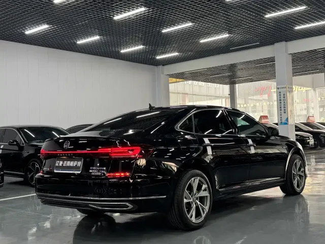 Volkswagen Passat — Фото автомобиля 8