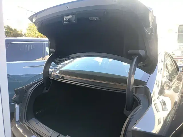 Lincoln Z — Фото автомобиля 18