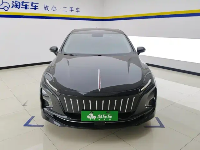 Hongqi E-QM5 — Фото автомобиля 2