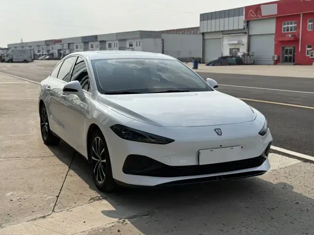 Roewe D7 — Фото автомобиля 13