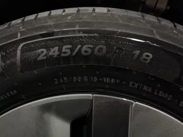 Li Auto MEGA — Фото автомобиля 24