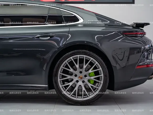 Porsche Panamera — Фото автомобиля 10