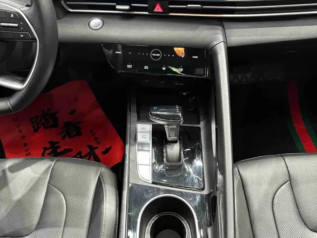Hyundai Elantra — Фото автомобиля 12