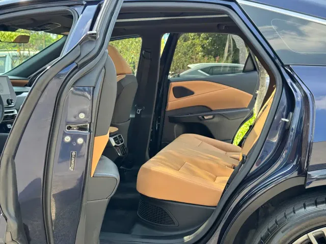 Lexus RX — Фото автомобиля 8