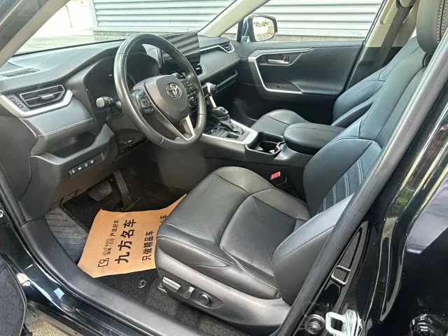 Toyota Wildlander — Фото автомобиля 11