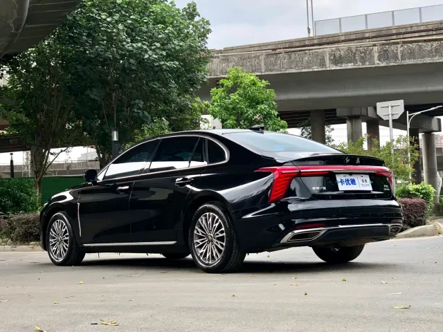 Hongqi H5 — Фото автомобиля 4