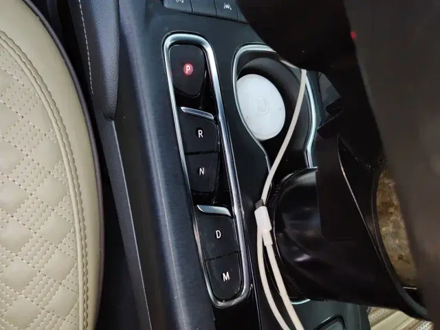 Buick Envision Plus — Фото автомобиля 10