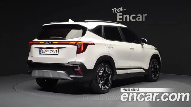 Kia Seltos Новый Seltos Бензин 1.6 турбо 2WD — Фото автомобиля 2