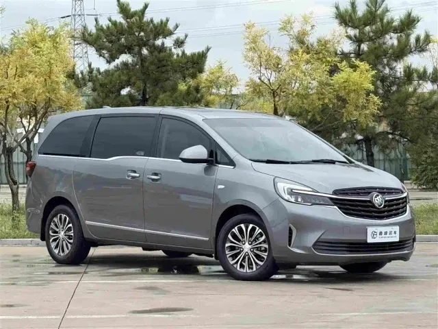 Buick GL8 — Фото автомобиля 3