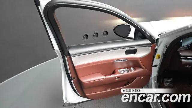 Genesis G90 Бензин 3.5 турбо AWD — Фото автомобиля 18