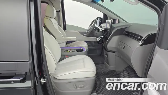 Hyundai Staria Staria 4WD Lounge 9 мест — Фото автомобиля 22