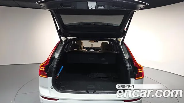 Вольво XC60 — Фото автомобиля 20