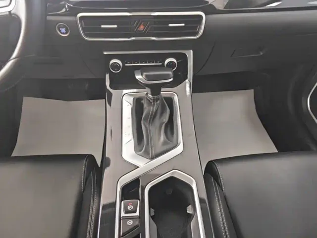 Geely Binyue — Фото автомобиля 13