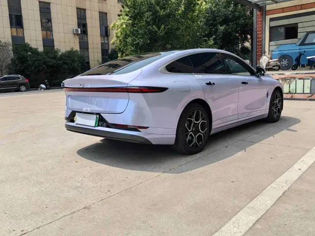 Changan Qiyuan A07 — Фото автомобиля 18