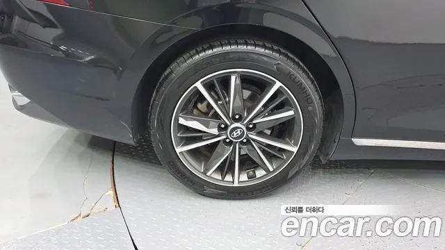 Hyundai Grandeur Grandeur (New) — Фото автомобиля 5