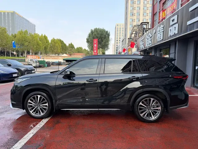 Toyota Crown Kluger — Фото автомобиля 3