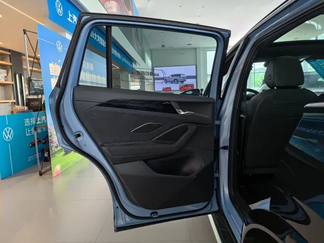 Volkswagen Tiguan L — Фото автомобиля 8