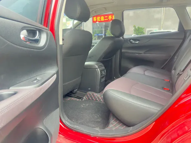 Nissan Tiida — Фото автомобиля 6