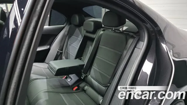 Mercedes-Benz C-Class — Фото автомобиля 12