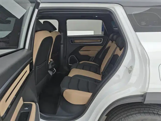 Geely ICON — Фото автомобиля 11