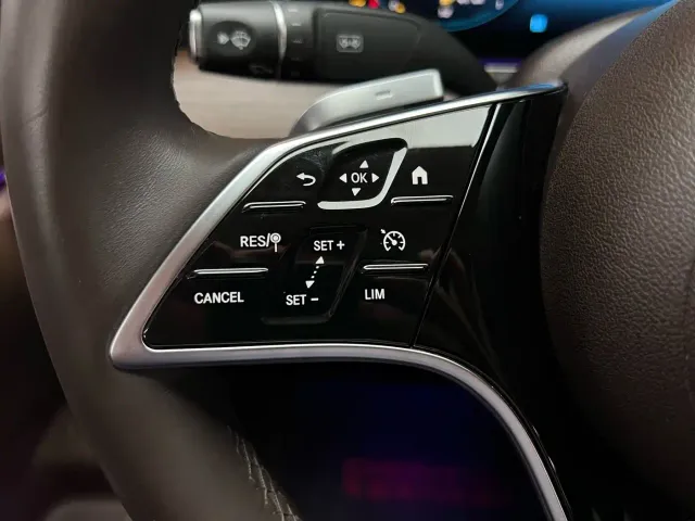 Mercedes-Benz E-Class — Фото автомобиля 24