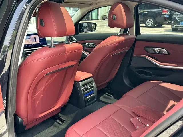 BMW 3 Series — Фото автомобиля 16