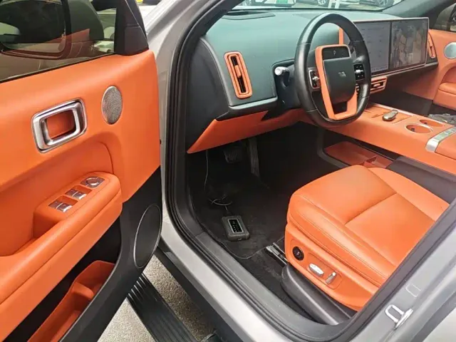 Li Auto L6 — Фото автомобиля 15