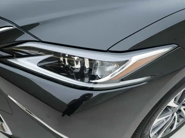Lexus ES — Фото автомобиля 13