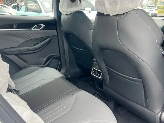 Geely Binyue — Фото автомобиля 14
